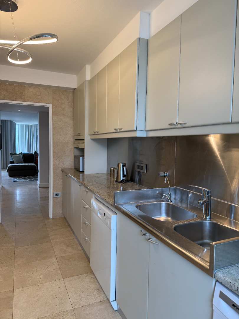 To Let 3 Bedroom Property for Rent in Sea Point Western Cape